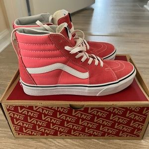Strawberry Sk8-Hi Suede Vans